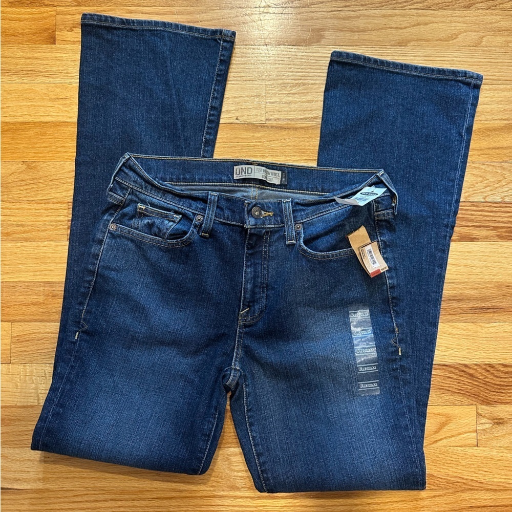 Old Navy Denim Just Below the Waist Bootcut Jeans Dark Wash Size 6 NWT
